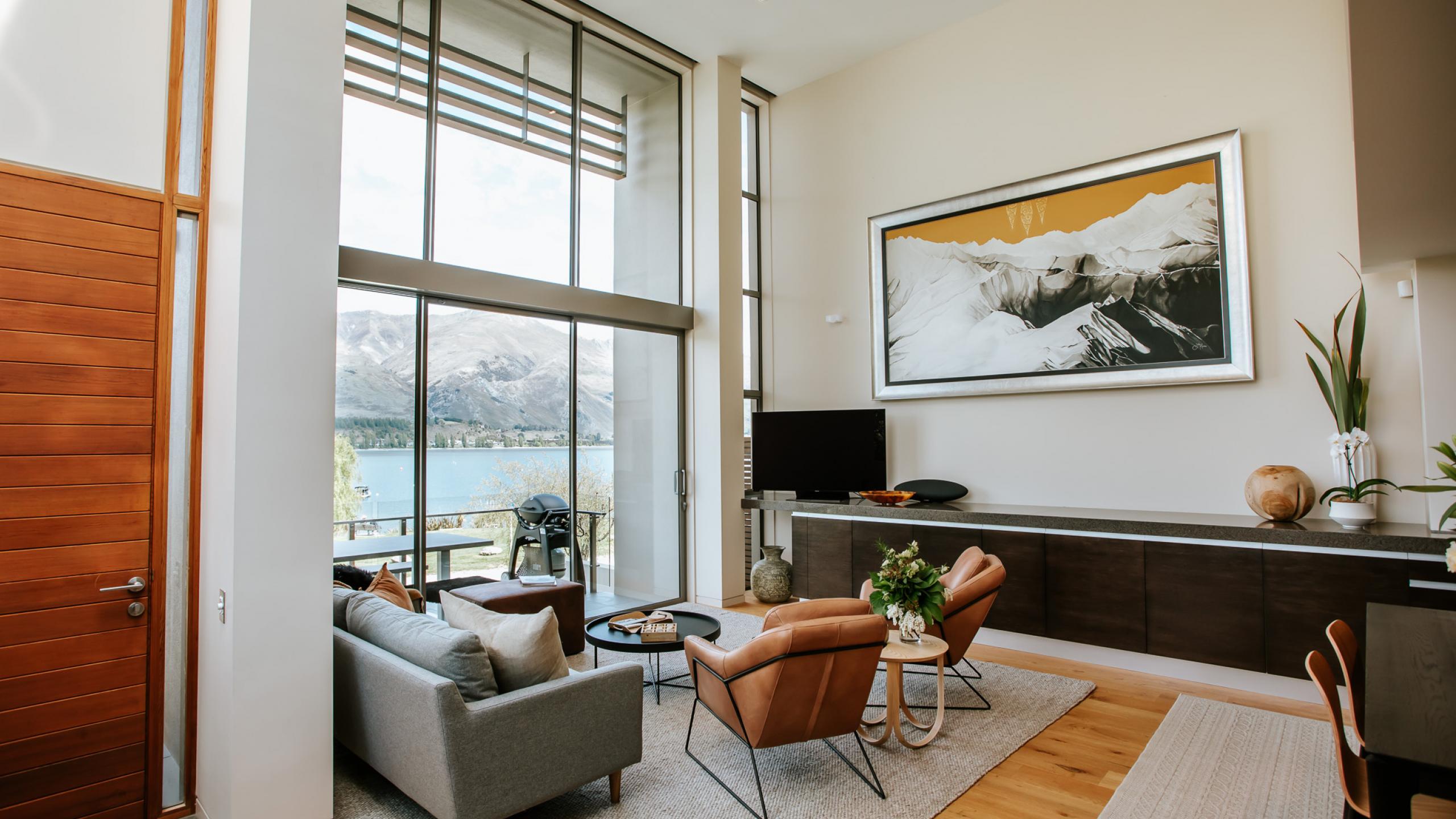Lake Edge Lounge Release Wanaka