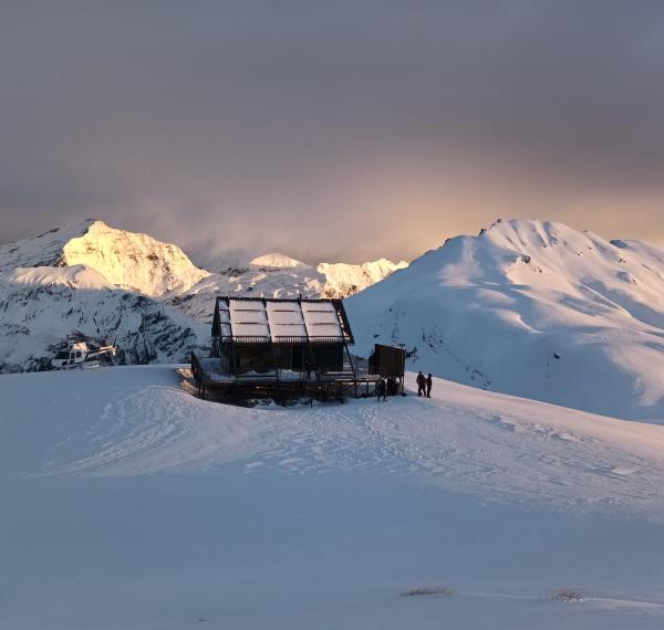  Ski and Splitboard Touring with Wānaka Mountain Guides thumbnail