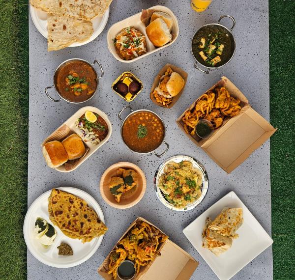  Delhi Hut Food Truck thumbnail