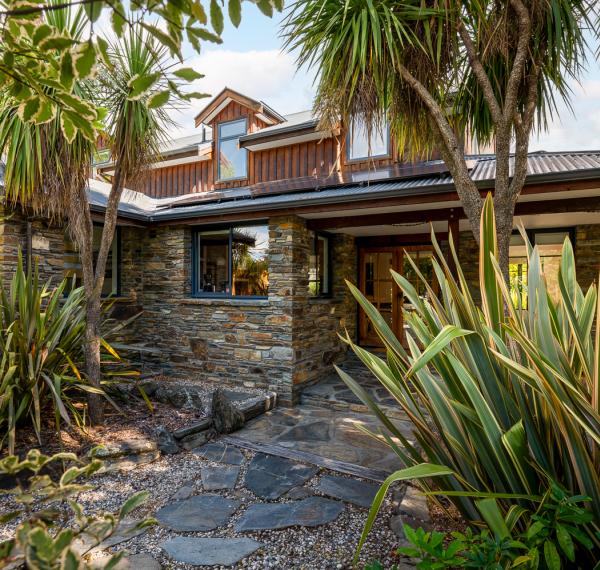  Alpine Lodge Wanaka - Botanical Oasis thumbnail