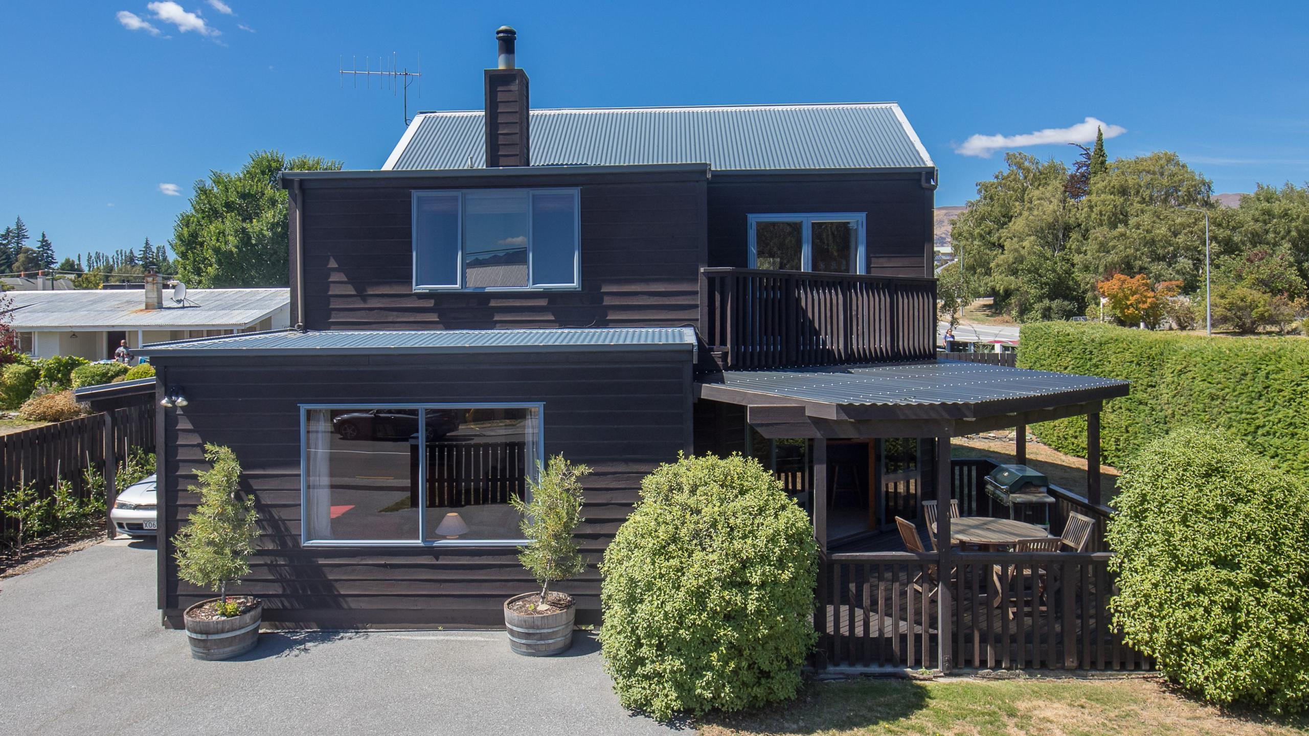 01Central Wanaka Retreat