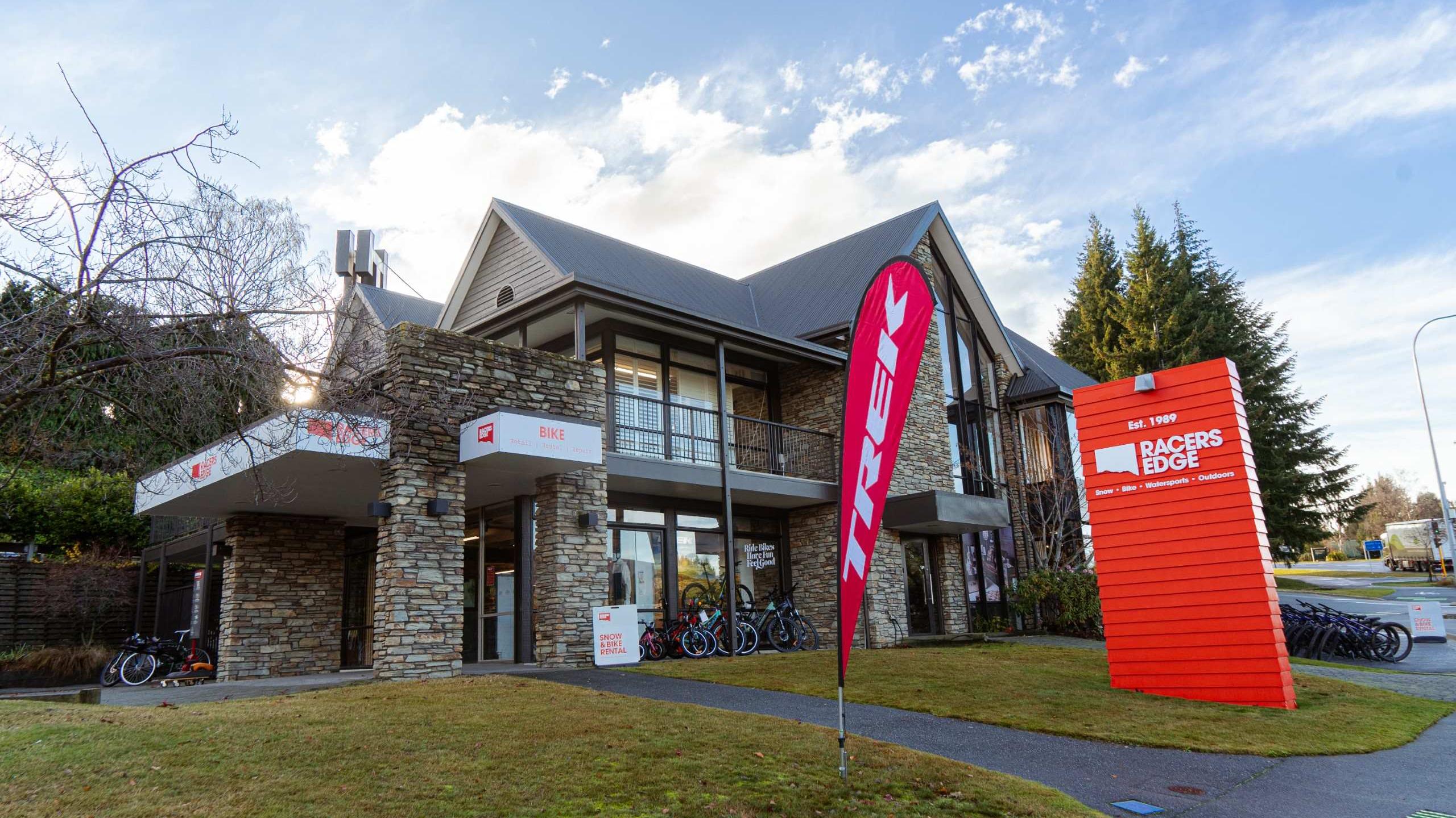 racers edge 22 ardmore street wanaka snow bike rentals