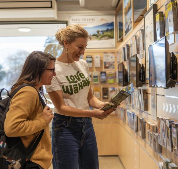  Wānaka isite Visitor Information Centre thumbnail