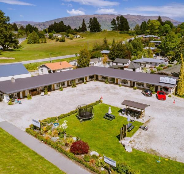  Alpine Motel Wānaka and Apartments thumbnail