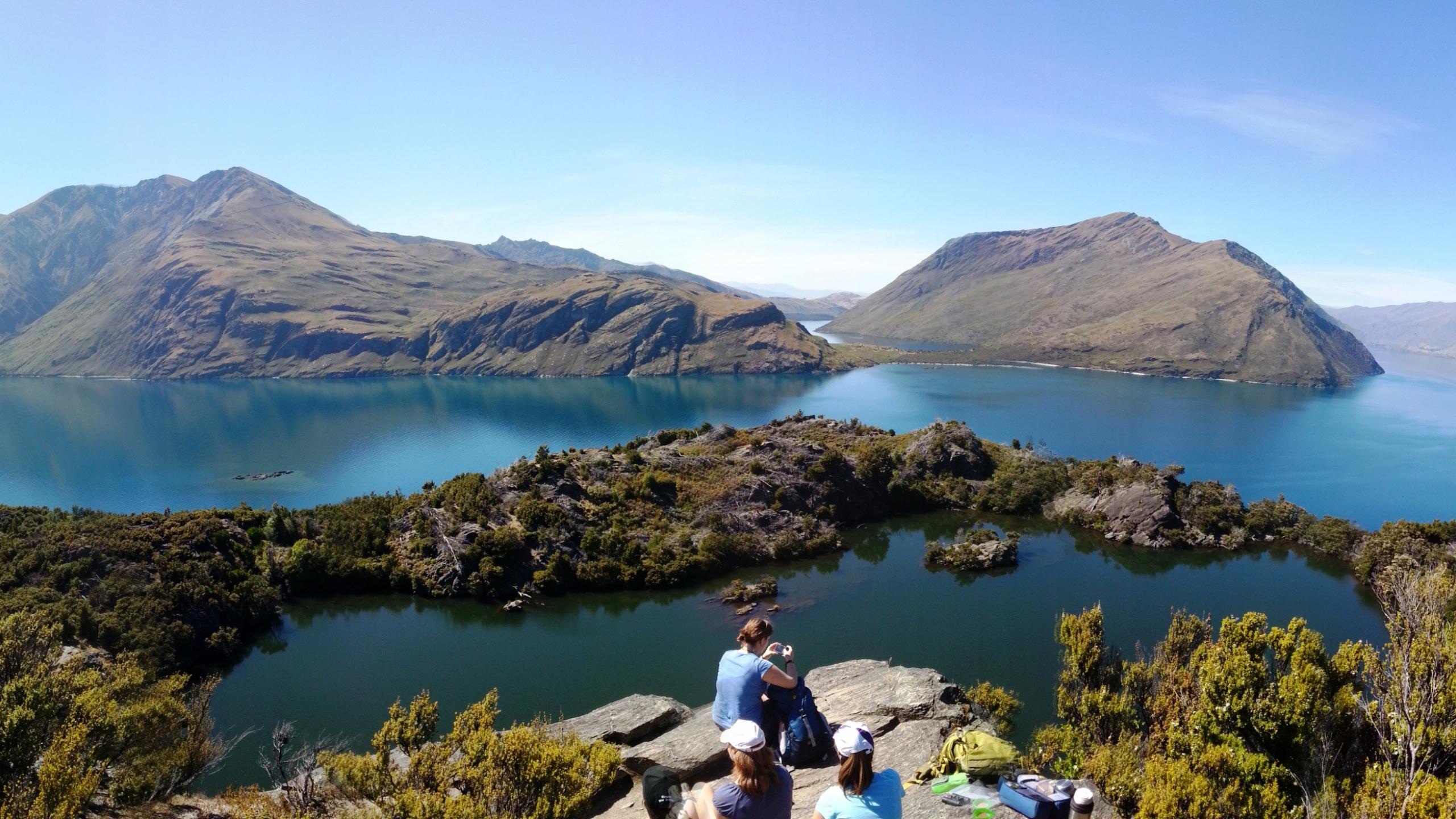 EWA Cruise walk girls over view top of lakes pan