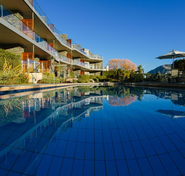  Lakeside Apartments thumbnail