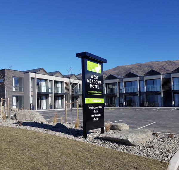  West Meadows Motel thumbnail