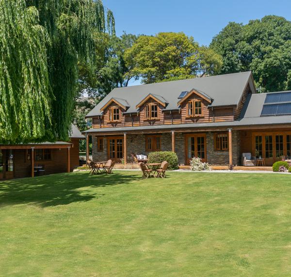  Wanaka Homestead Lodge & Cottages thumbnail